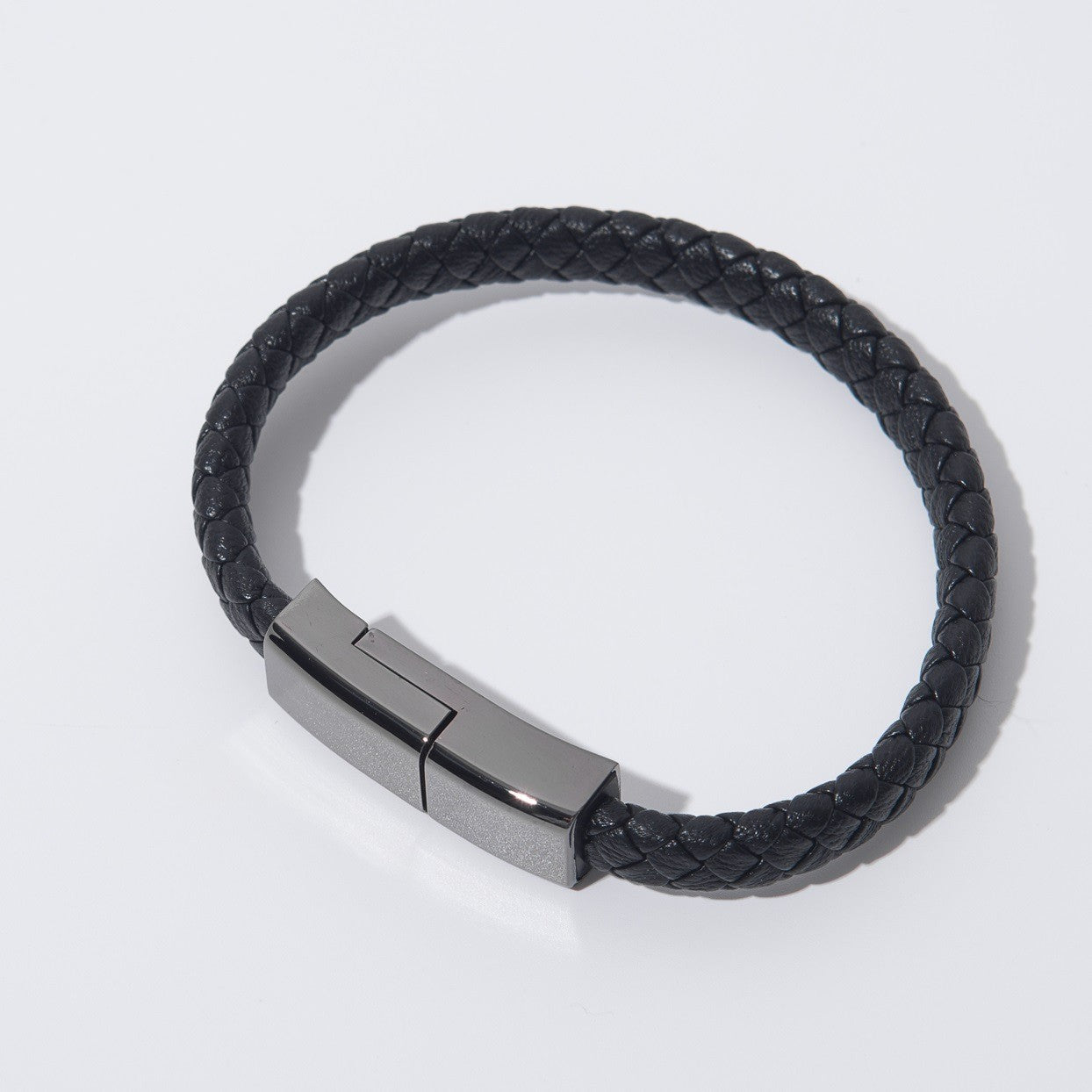Ultimate 2-in-1 Elegance: Sleek Leather Bracelet Charger & Data Cable
